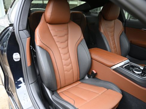 Used 2025 BMW M850i xDrive Coupe w/ M Sport Professional Package image 39