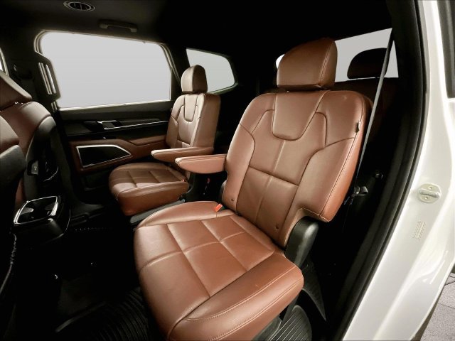 Used 2024 Kia Telluride EX w/ EX Captain's Chair Package AWD/4WD image 25