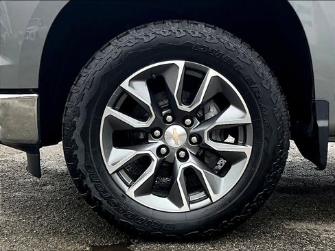 Used 2024 Chevrolet Silverado 1500 LT image 7