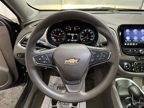 Used 2021 Chevrolet Malibu LT image 24
