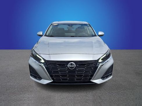 Used 2023 Nissan Altima 2.5 SL FWD image 2