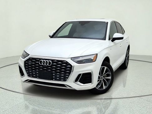 Used 2023 Audi Q5 2.0T Premium w/ Convenience Package AWD/4WD image 2