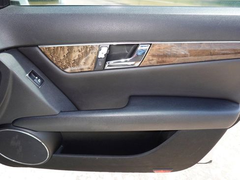 Used 2010 Mercedes-Benz C 350 Sport image 22