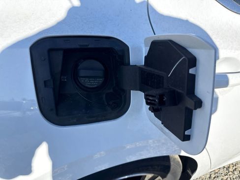 Used 2025 Nissan Sentra SV FWD image 10