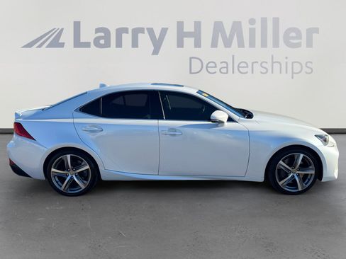 Used 2018 Lexus IS 300 300 image 6