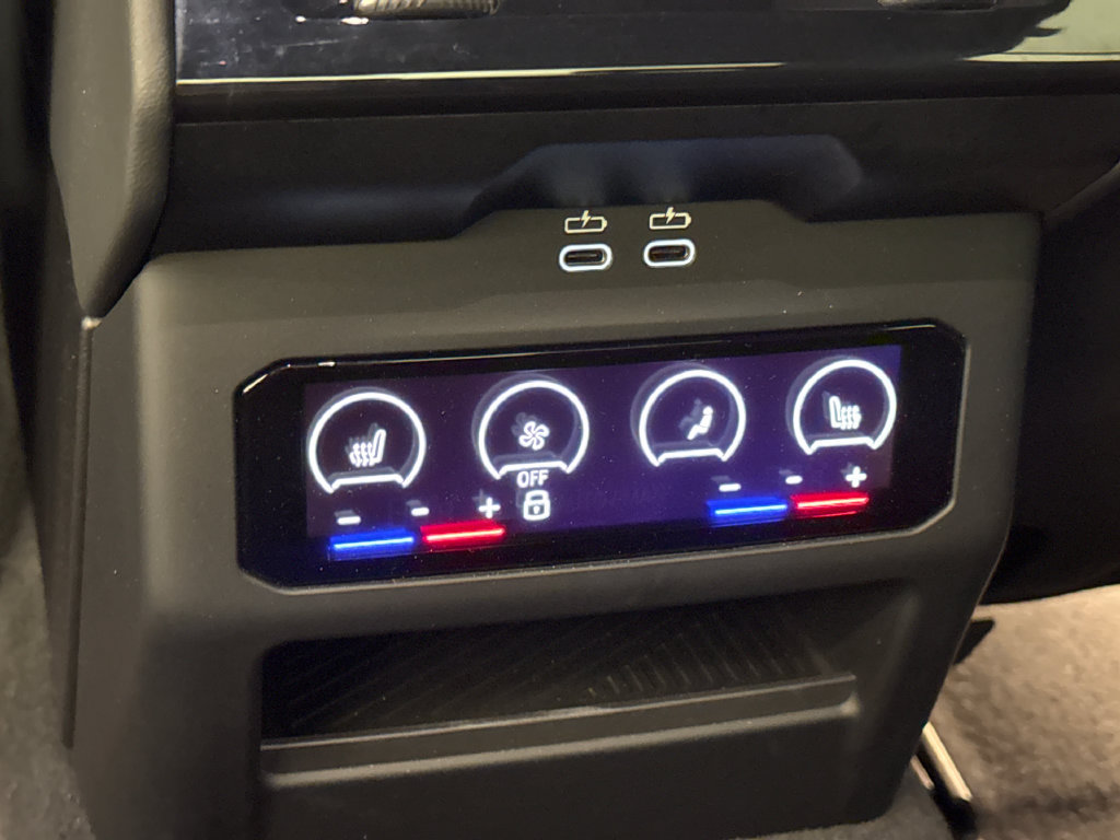 Used 2025 BMW M5 w/ Carbon Package AWD/4WD image 19
