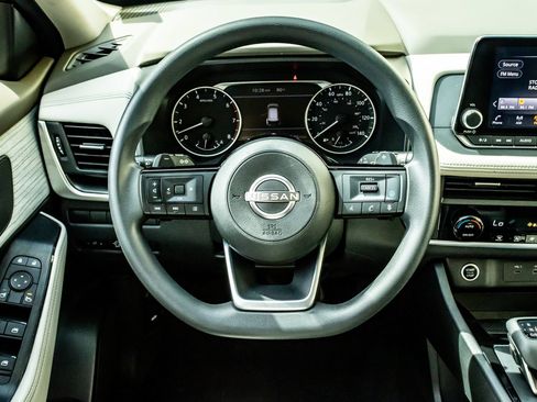 Used 2023 Nissan Rogue SV AWD/4WD image 17