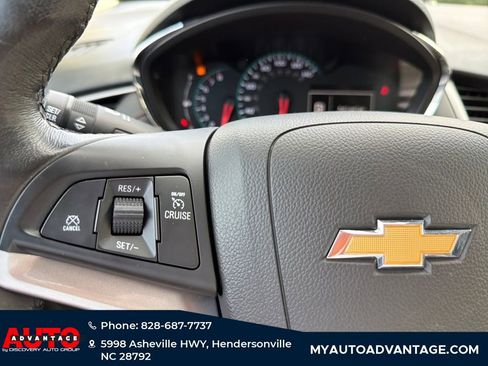 Used 2022 Chevrolet Trax LT w/ Driver Confidence Package image 21