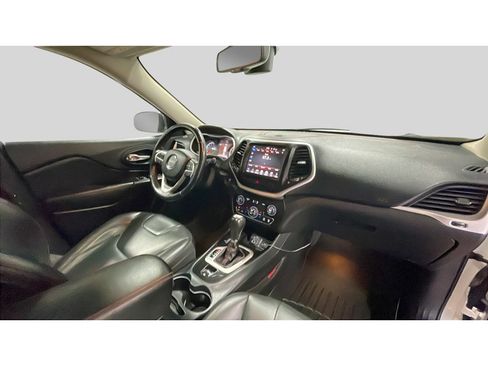 Used 2016 Jeep Cherokee Trailhawk w/ Comfort/Convenience Group AWD/4WD image 19