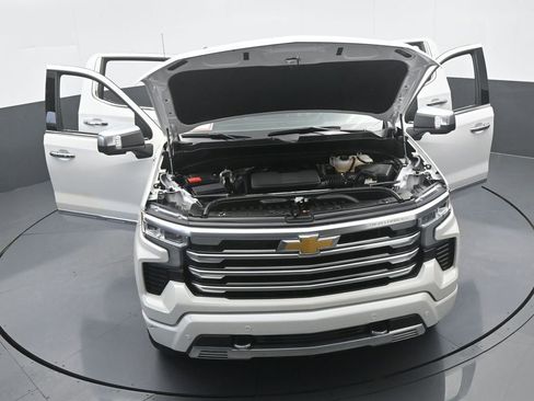 Used 2024 Chevrolet Silverado 1500 High Country AWD/4WD image 81