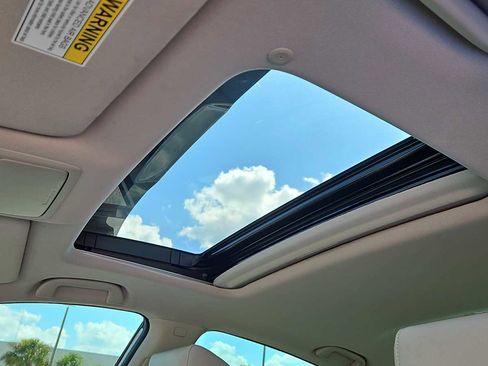 Used 2020 Honda Accord Touring image 16