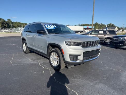 Used 2023 Jeep Grand Cherokee L Laredo image 7