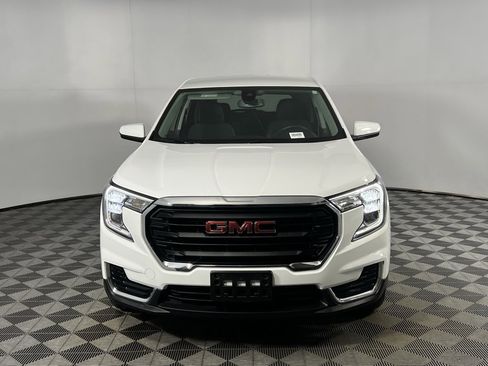 Used 2024 GMC Terrain SLE image 11