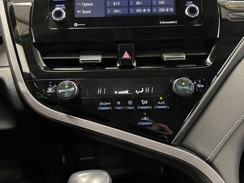 Used 2023 Toyota Camry SE image 16