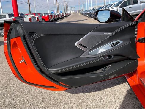 Used 2021 Chevrolet Corvette Stingray Preferred Cpe w/ Z51 Performance Package image 17