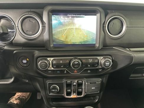 Used 2023 Jeep Wrangler Unlimited Sahara w/ Cold Weather Group image 22