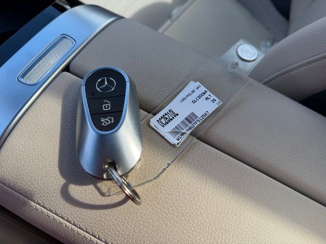 Certified 2026 Mercedes-Benz GLC 300 4MATIC image 32