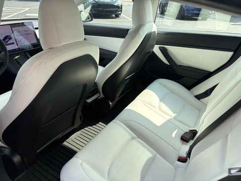 Used 2021 Tesla Model 3 Standard Range Plus RWD image 13