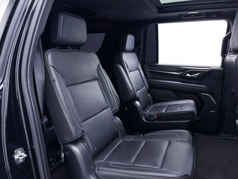 Used 2023 GMC Yukon XL Denali AWD/4WD image 38