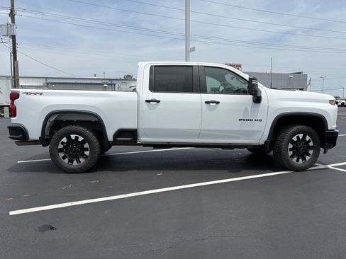 Used 2020 Chevrolet Silverado 2500 Custom w/ Custom Value Package AWD/4WD image 4