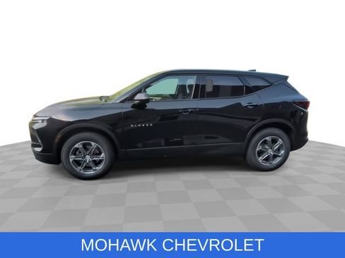 Certified 2025 Chevrolet Blazer LT w/ Driver Confidence Package AWD/4WD image 4
