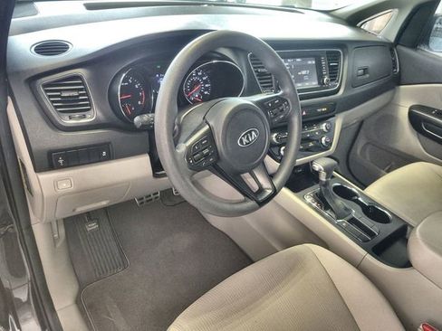 Used 2019 Kia Sedona LX FWD image 14