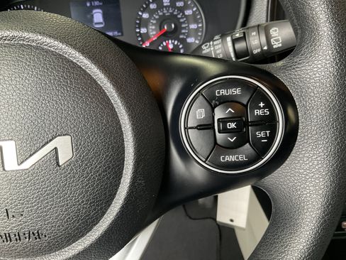 Used 2022 Kia Soul LX FWD image 30