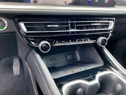 New 2026 Chevrolet Traverse LT w/ Midnight/Sport Edition image 22