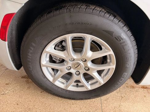 Used 2023 Chrysler Pacifica Touring image 34