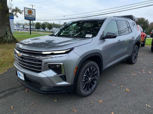 New 2025 Chevrolet Traverse LT w/ Sun and Wheel Package image 6