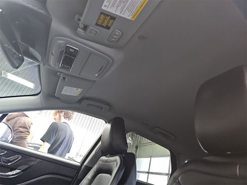 Used 2022 Lincoln Corsair AWD w/ Equipment Group 101A image 30