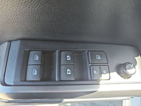 Used 2021 Toyota Tacoma TRD Off-Road w/ Technology Package AWD/4WD image 26