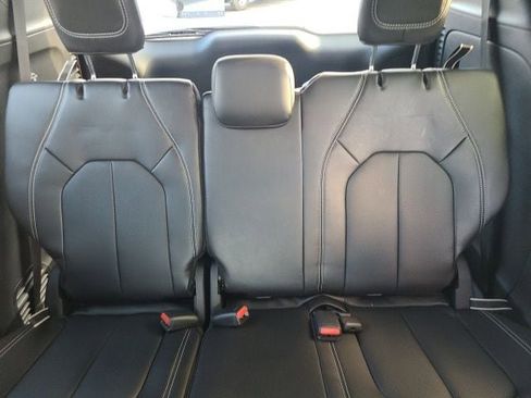 New 2026 Chrysler Voyager LX image 17