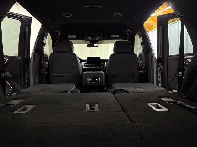 Used 2023 GMC Yukon SLT AWD/4WD image 17