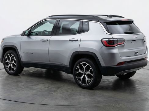 Used 2025 Jeep Compass Limited image 6