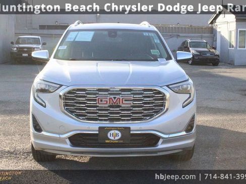 Used 2020 GMC Terrain Denali w/ Denali Premium Package image 2