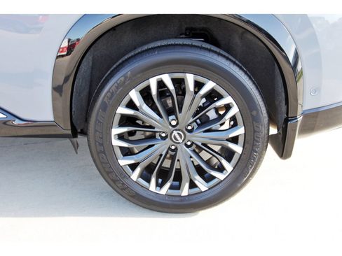 Certified 2024 Nissan Rogue Platinum w/ Platinum Premium Package FWD image 32