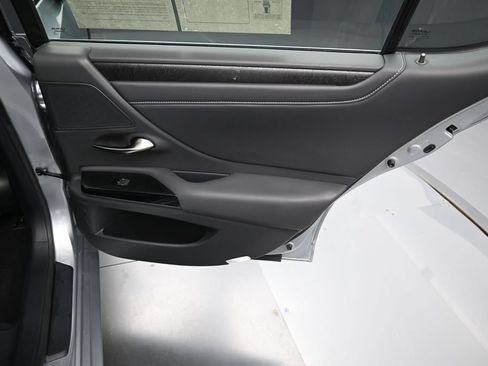 Used 2025 Lexus ES 350 w/ Accessory Package (Z1) FWD image 33