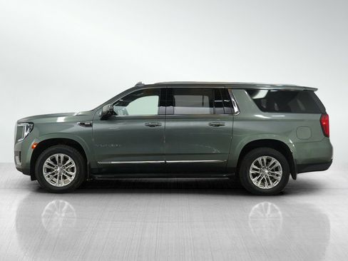 Used 2023 GMC Yukon XL SLT image 2