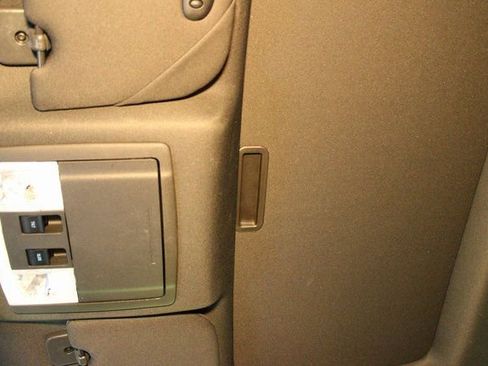 Used 2016 Ford Taurus Limited w/ Driver Assist Package image 24