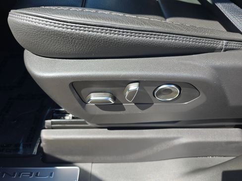 Used 2024 GMC Sierra 1500 Denali image 12