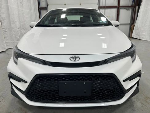 Used 2025 Toyota Corolla SE w/ SE Premium Package image 2