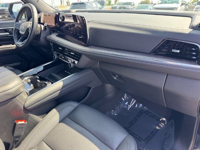 Certified 2026 Chevrolet Suburban LT w/ Comfort Package AWD/4WD image 6
