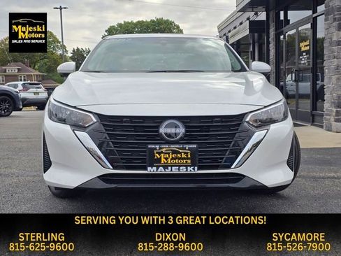 Used 2024 Nissan Sentra SV w/ SV Premium Package image 2