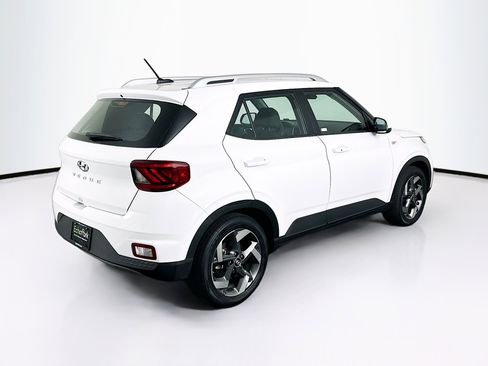 Used 2025 Hyundai Venue SEL FWD image 9