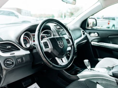Used 2018 Dodge Journey SXT w/ Connectivity Group FWD image 15