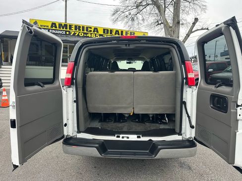 Used 2018 Chevrolet Express 3500 LT w/ LT Preferred Equipment Group image 18