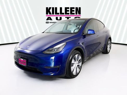 Used 2024 Tesla Model Y Long Range AWD/4WD image 3
