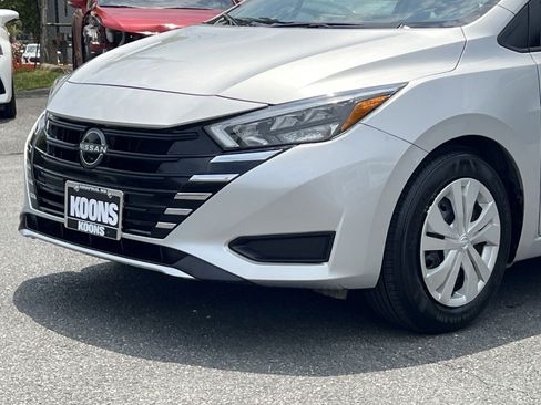 Used 2025 Nissan Versa S FWD image 27