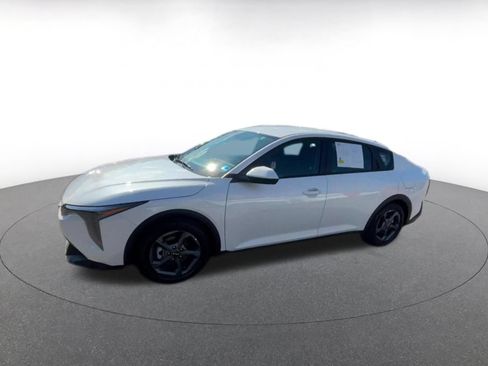 Used 2026 Kia K4 FWD image 8